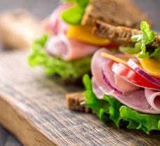 13 jedlých nápadů na špejli – kreativní špízy z kuchyňské dílny