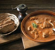 Hovězí guláš na víně