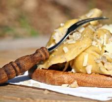 Tortellini con gorgonzola e noci (tortellini s gorgonzolou a vlašskými ořechy)