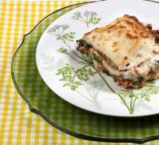 Bezmasé lasagne se zeleninou a rajčatovou omáčkou