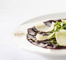 Domácí carpaccio z červené řepy